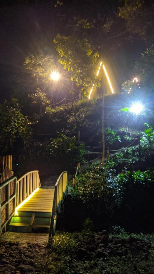 Penginapan Segitiga 2 Bandung Exterior foto
